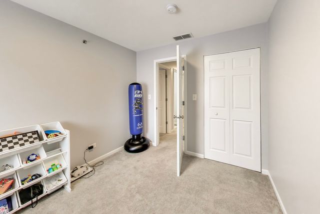 183 N East River Road A3, Des Plaines, IL 60016