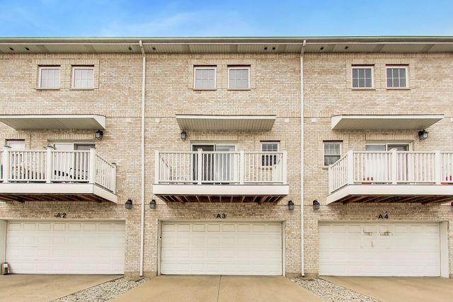 183 N East River Road A3, Des Plaines, IL 60016