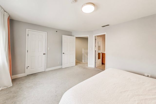 183 N East River Road A3, Des Plaines, IL 60016