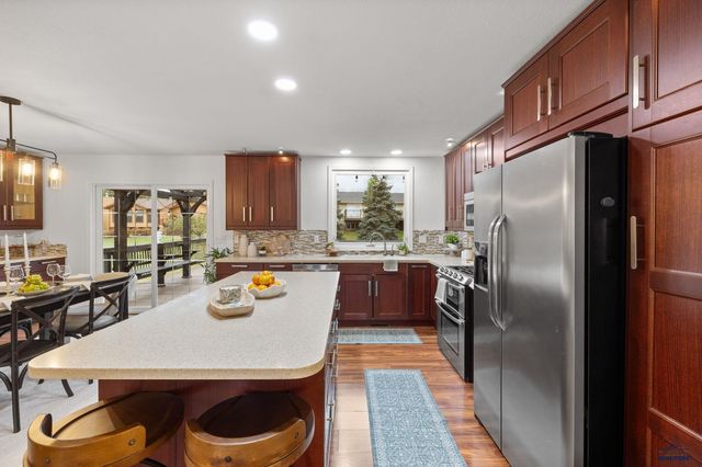 7260 TANAGER DR, Rapid City, SD 57702