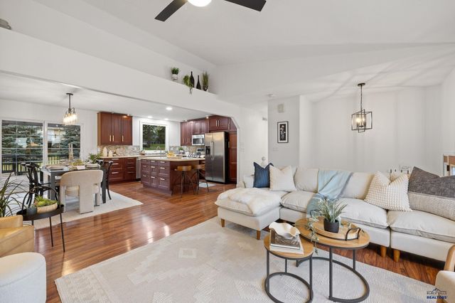 7260 TANAGER DR, Rapid City, SD 57702