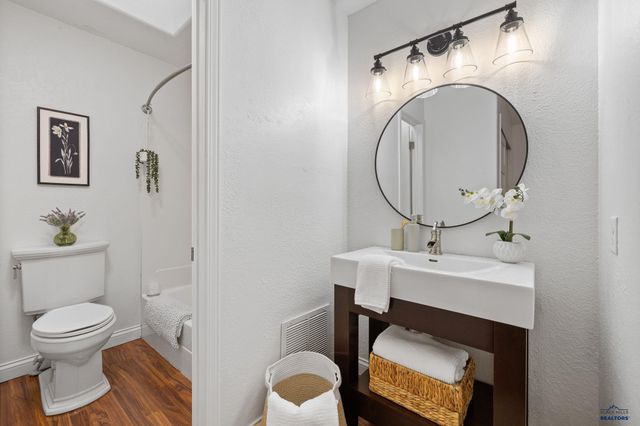 7260 TANAGER DR, Rapid City, SD 57702