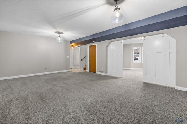 7260 TANAGER DR, Rapid City, SD 57702