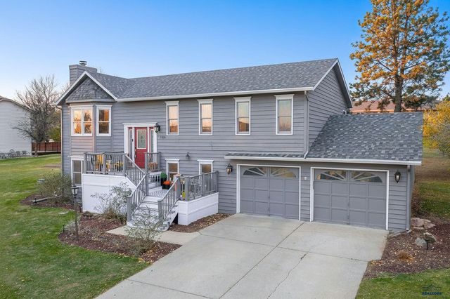 7260 TANAGER DR, Rapid City, SD 57702