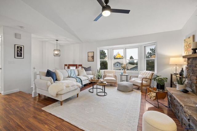 7260 TANAGER DR, Rapid City, SD 57702