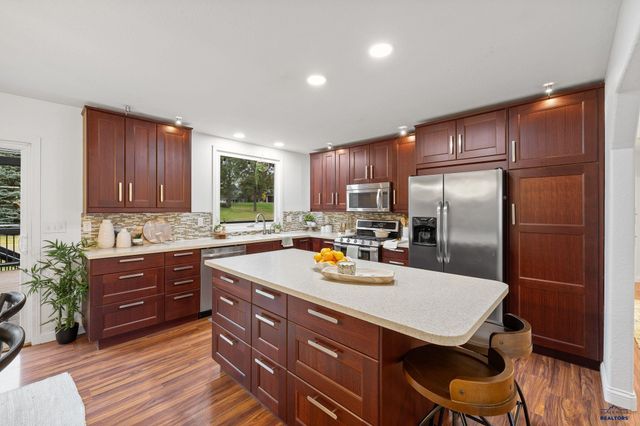 7260 TANAGER DR, Rapid City, SD 57702