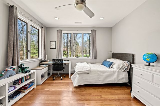 31 Upton Hills Ln, Middleton, MA 01949