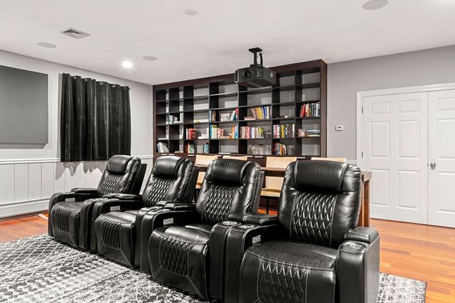 31 Upton Hills Ln, Middleton, MA 01949