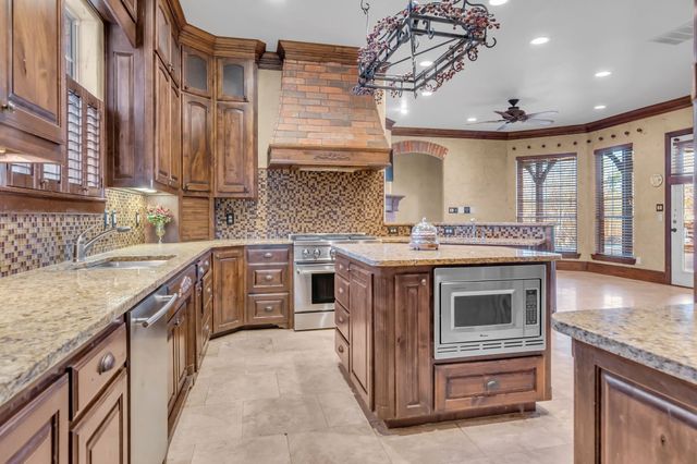 2741 Lonesome Dove Road, Grapevine, TX 76092