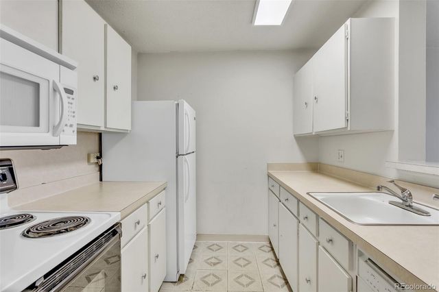 2231 S Vaughn Way 315B, Aurora, CO 80014