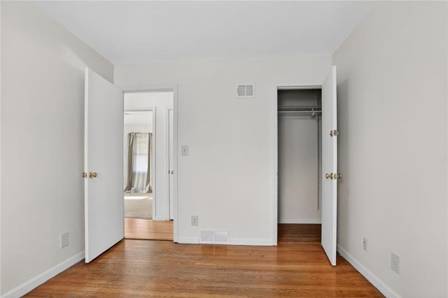 6703 N Forest Avenue, Gladstone, MO 64118