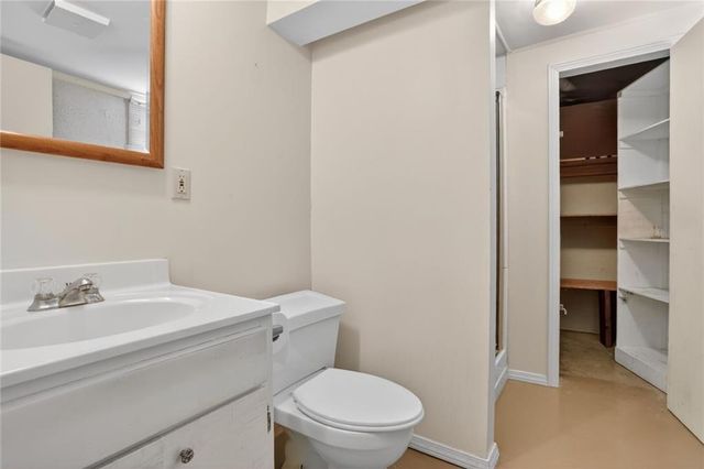 6703 N Forest Avenue, Gladstone, MO 64118