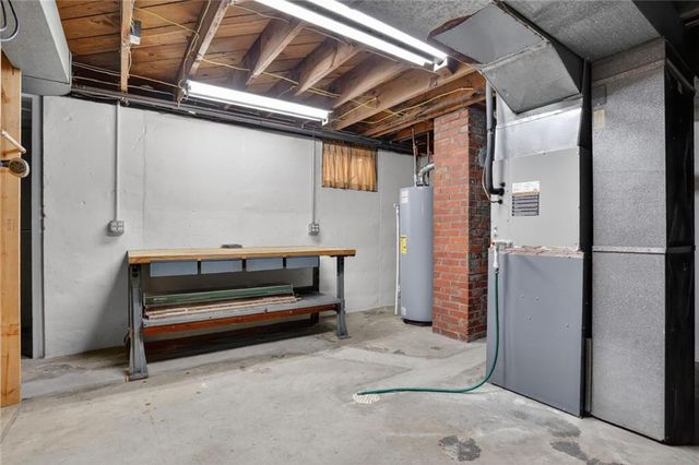 6703 N Forest Avenue, Gladstone, MO 64118