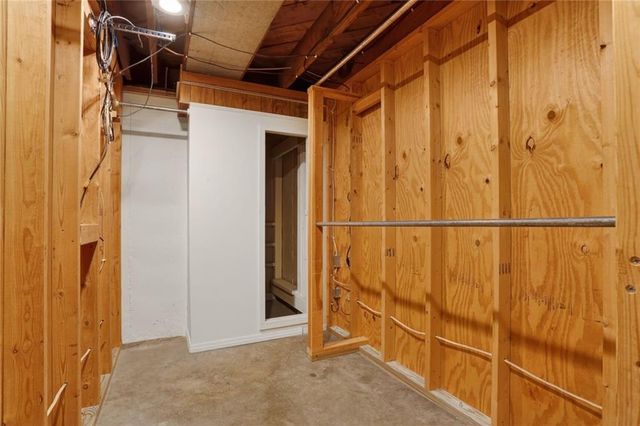 6703 N Forest Avenue, Gladstone, MO 64118