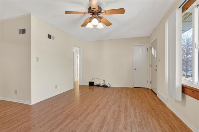 6703 N Forest Avenue, Gladstone, MO 64118