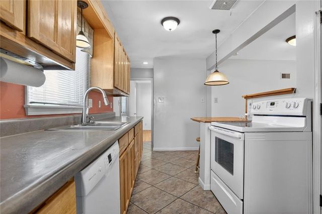 6703 N Forest Avenue, Gladstone, MO 64118