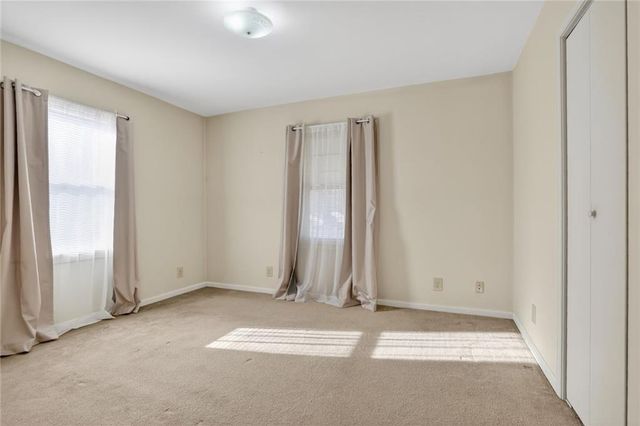 6703 N Forest Avenue, Gladstone, MO 64118