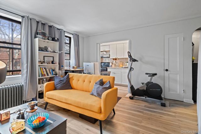 215-12 47 Ave 2B, Bayside, NY 11361