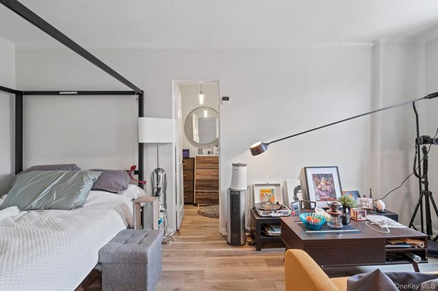 215-12 47 Ave 2B, Bayside, NY 11361