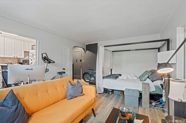 215-12 47 Ave 2B, Bayside, NY 11361