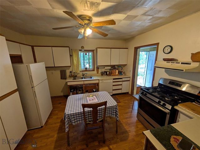 131 W Daly, Walkerville, MT 59701