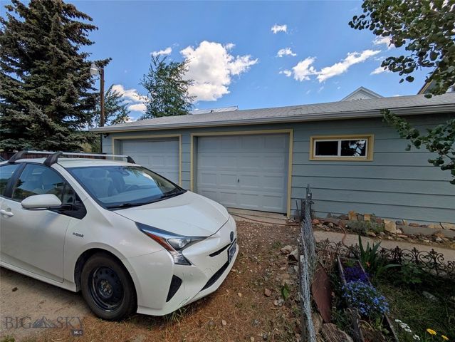 131 W Daly, Walkerville, MT 59701