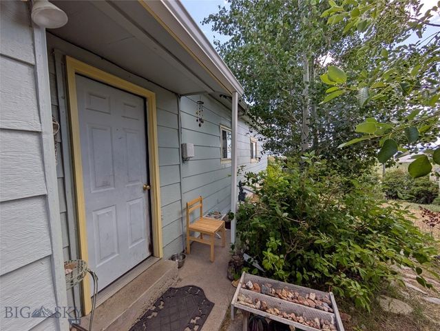 131 W Daly, Walkerville, MT 59701