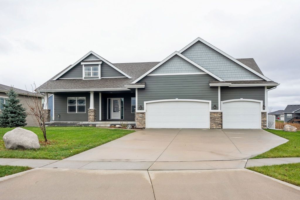 218 34th Street SE, Altoona, IA 50009