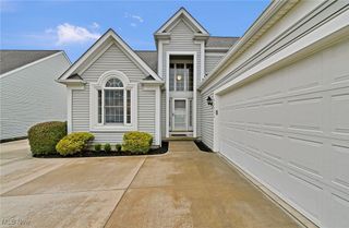 23736 Hidden Cottage Trail, Olmsted Falls, OH 44138