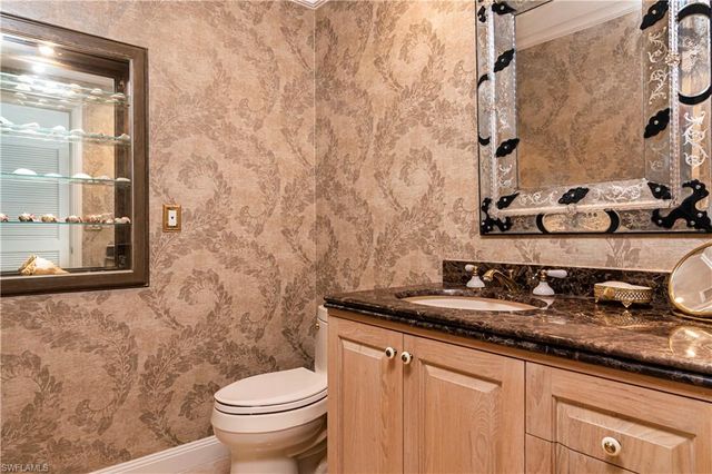 4400 Gulf Shore Blvd N Apt 305, Naples, FL 34103