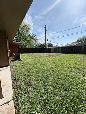 2118 Cherry Street Lane, Pasadena, TX 77502