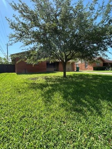2118 Cherry Street Lane, Pasadena, TX 77502