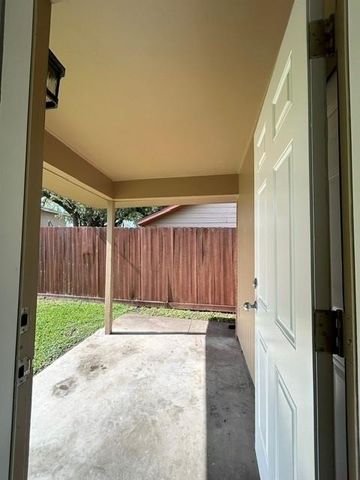 2118 Cherry Street Lane, Pasadena, TX 77502