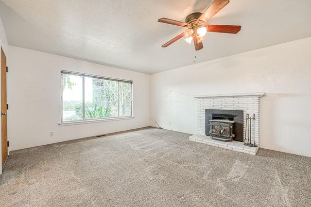 13130 S Henderson Road, Caruthers, CA 93609