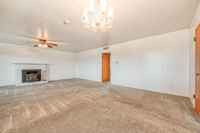 13130 S Henderson Road, Caruthers, CA 93609