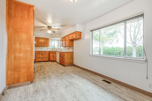 13130 S Henderson Road, Caruthers, CA 93609