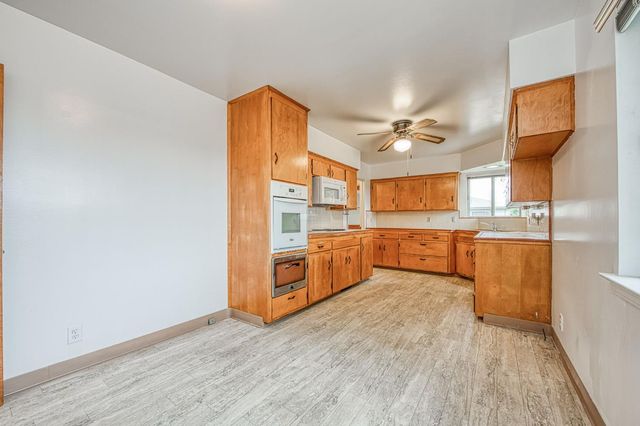 13130 S Henderson Road, Caruthers, CA 93609