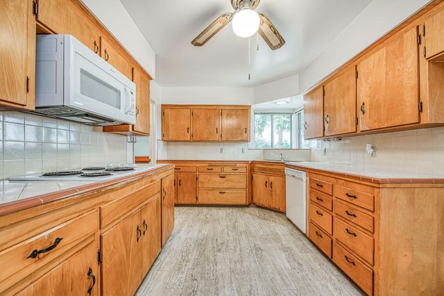 13130 S Henderson Road, Caruthers, CA 93609