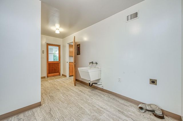 13130 S Henderson Road, Caruthers, CA 93609