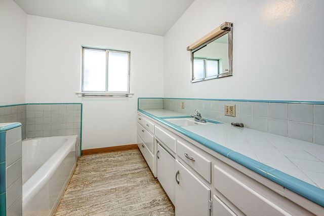 13130 S Henderson Road, Caruthers, CA 93609