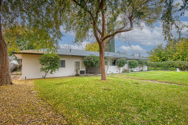 13130 S Henderson Road, Caruthers, CA 93609