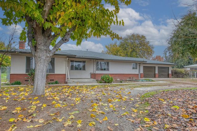 13130 S Henderson Road, Caruthers, CA 93609