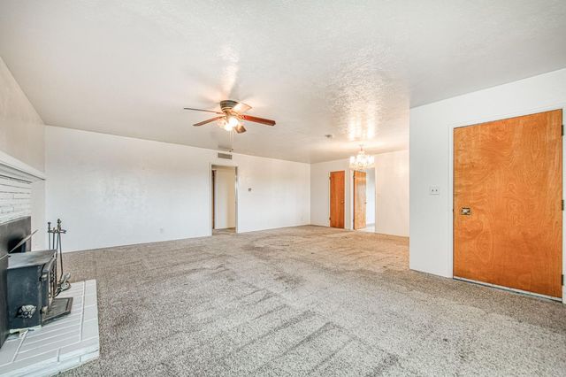 13130 S Henderson Road, Caruthers, CA 93609