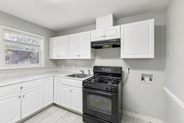 61 Pine Street NE, Fairburn, GA 30213