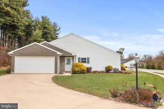 4049 CLAIR MAR DR #13, Dover, PA 17315