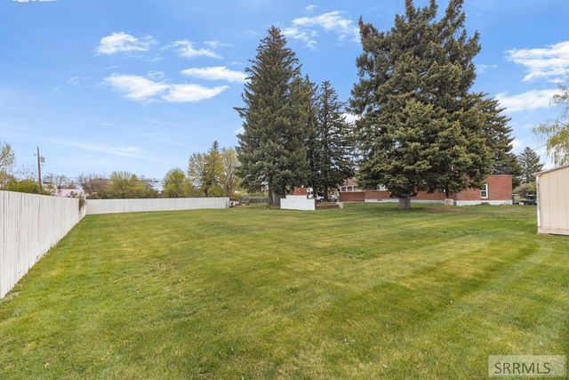 795 Saturn Avenue, Idaho Falls, ID 83402