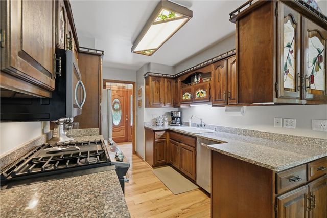 717 Zubal Rd, Washington Twp, PA 15613