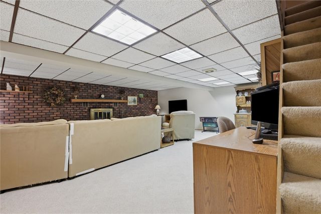 717 Zubal Rd, Washington Twp, PA 15613