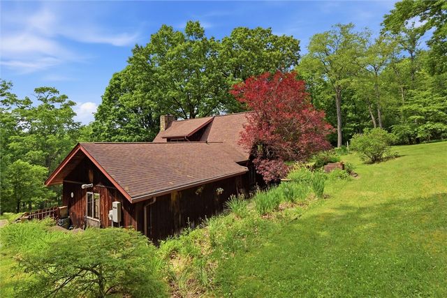 717 Zubal Rd, Washington Twp, PA 15613