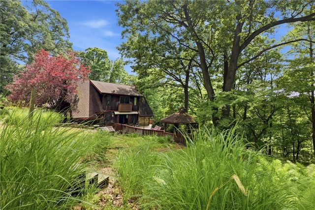 717 Zubal Rd, Washington Twp, PA 15613